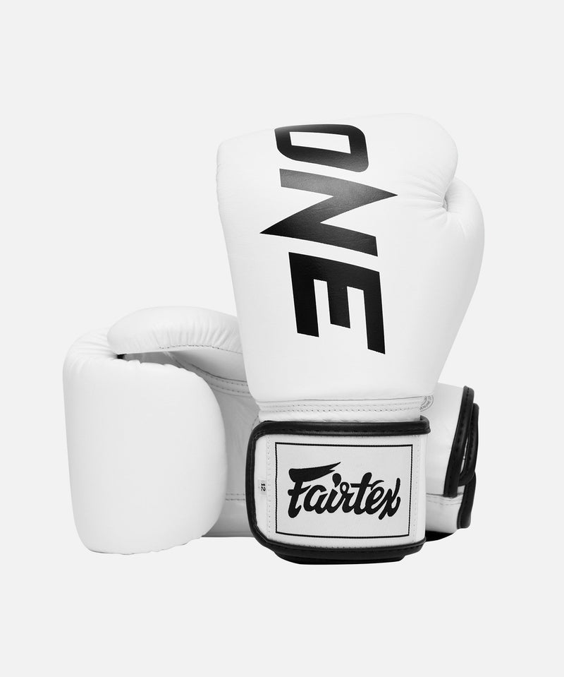 フェアテックス Fairtex グローブ 14 oz ホワイト ONE x Fairtex Tight-Fit Boxing Glove (White) | ONE Championship